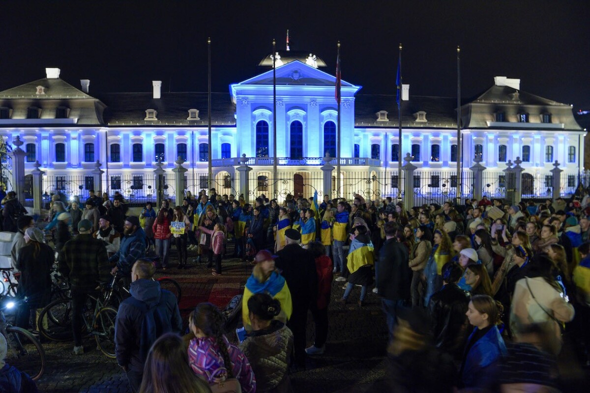 Prezidentský palác a sviečkový pochod