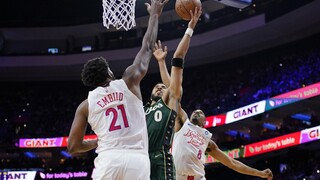 NBA: Líder ligy Boston zvládol drámu vo Philadelphii, rozhodol Tatum