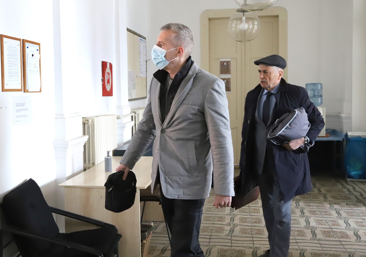 Na snímke sprava obhajca Ján Čarnogurský a obvinený Bohuš Garbár na Špecializovanom trestnom súde v Banskej Bystrici.
