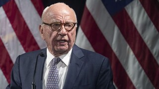 Murdoch priznal, že moderátori Fox News propagovali klamlivé tvrdenia o voľbách