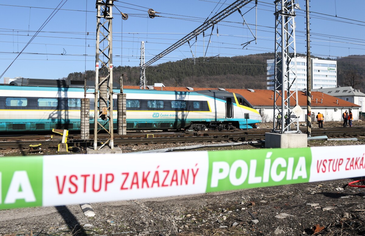 Vykoľajený vlak v Žiline