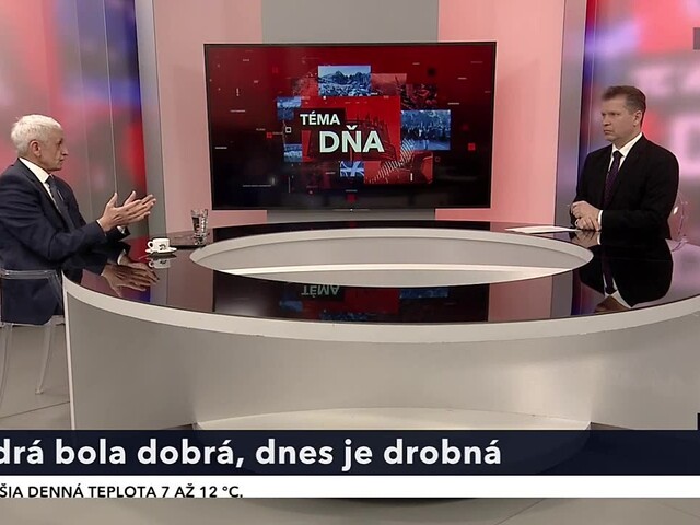 Modrá bola dobrá, dnes je drobná / Peniaze na počítače pre školákov