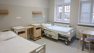 Obnovujú Prvú banícku nemocnicu, teraz bude slúžiť seniorom