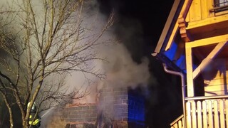V Štiavniku vypukol požiar rodinného domu. O život prišiel starší muž