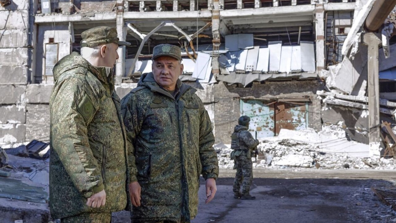 Ruský minister obrany Šojgu je na Ukrajine, v pondelok pricestoval na návštevu Mariupolu
