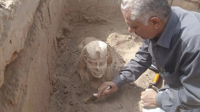 Archeológovia objavili v Egypte sochu podobnú sfinge z rímskej doby