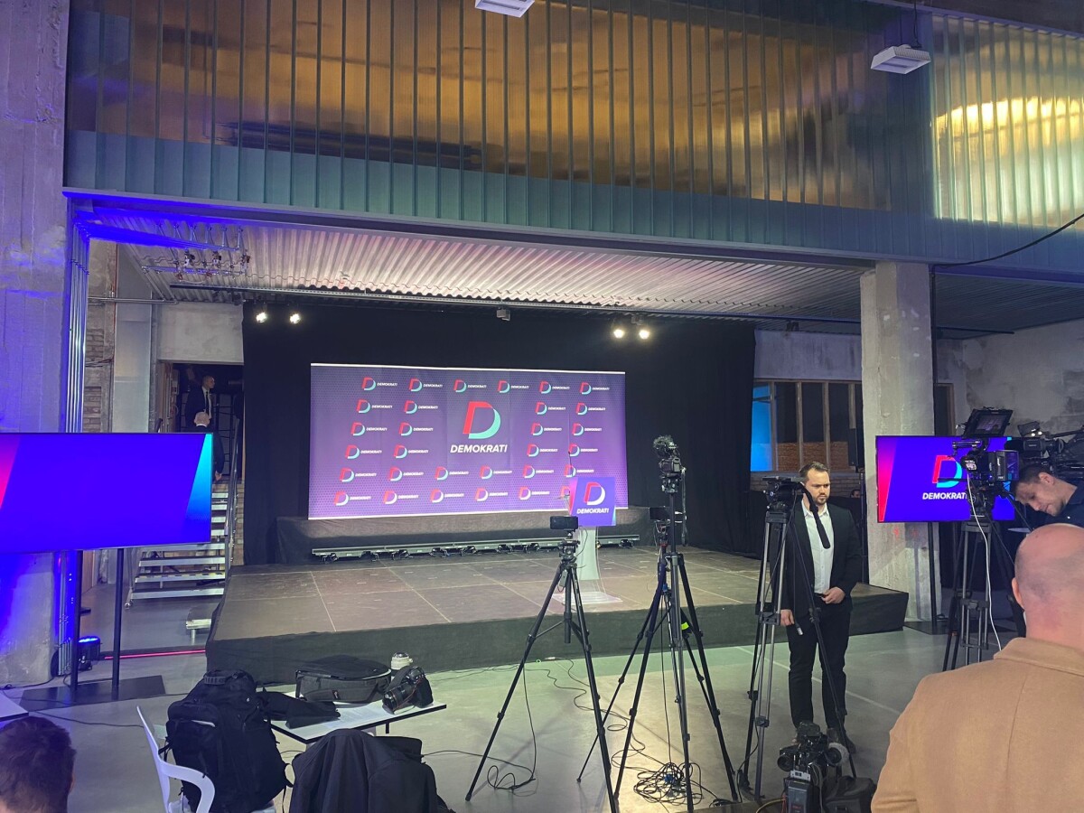 Tlačová konferencia strany Demokrati.