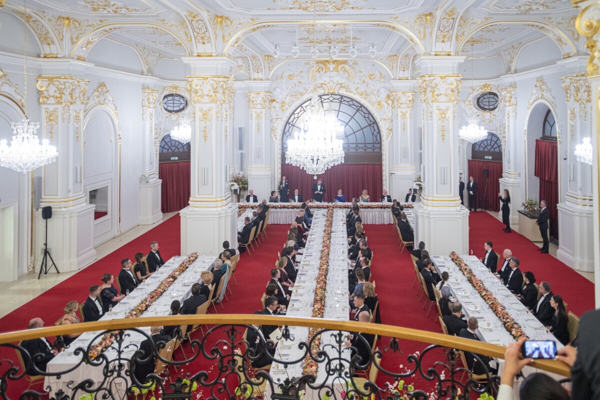 Prezidentka hostí holandský kráľovský pár