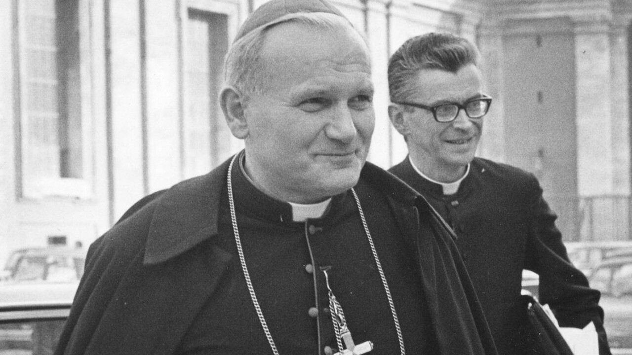 Ján Pavol II. kryl kňazov, ktorí zneužívali deti. Holandský novinár zbieral dôkazy desať rokov