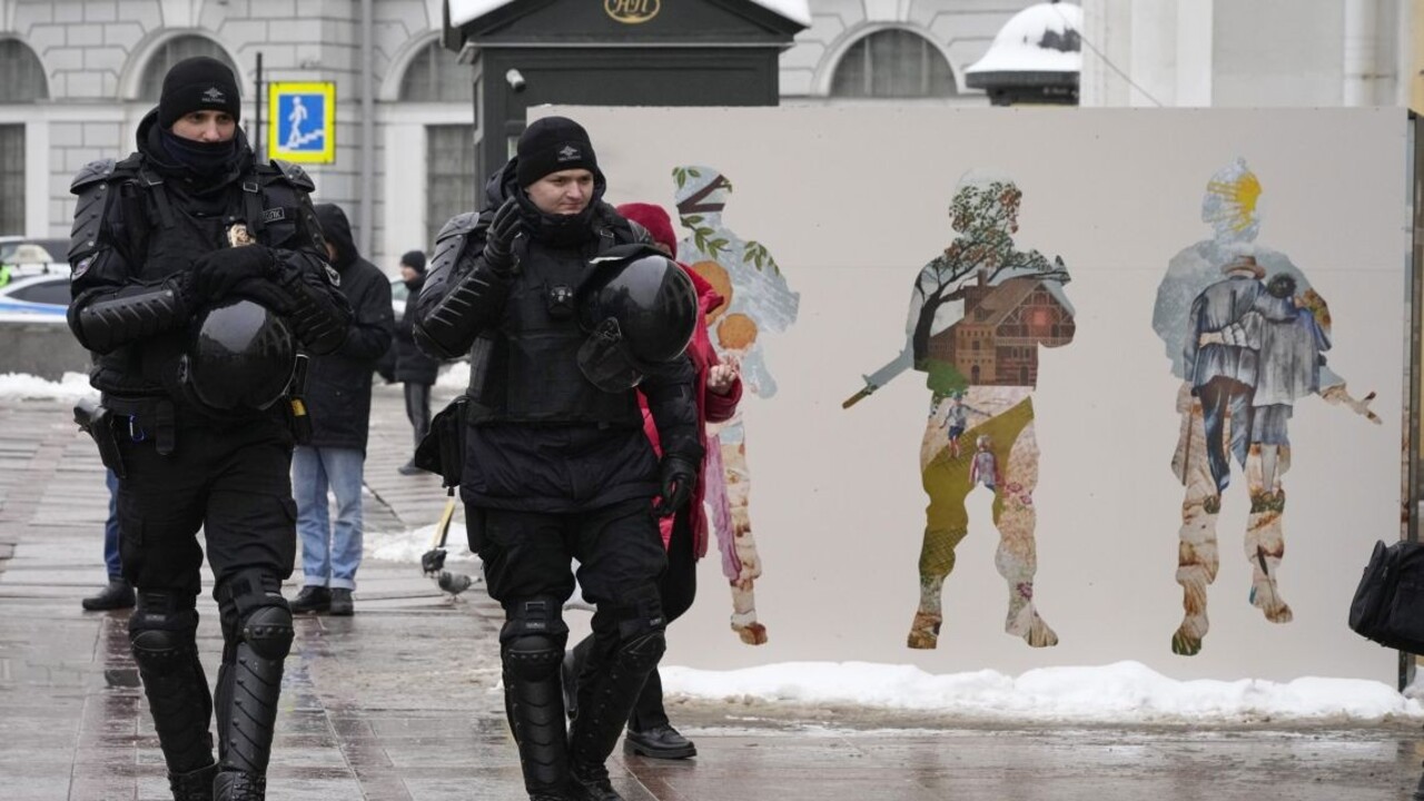 Ruskému básnikovi hrozí sedem rokov za mrežami, je stíhaný za svoje protivojnové verše