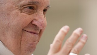 Pápež vo svojom prvom veľkom televíznom rozhovore opäť vyzval na mier