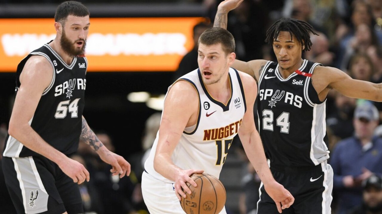 NBA: Denver prehral v San Antoniu, nepomohlo ani Jokičovo triple-double