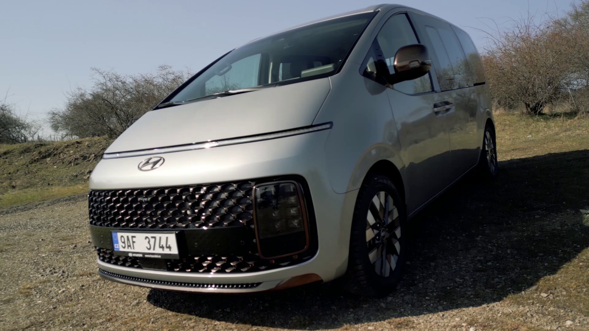 Hyundai Staria 4