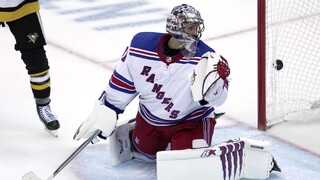 NHL: Kelemen odohral tretí zápas za Arizonu, Rangers s Halákom prehrali