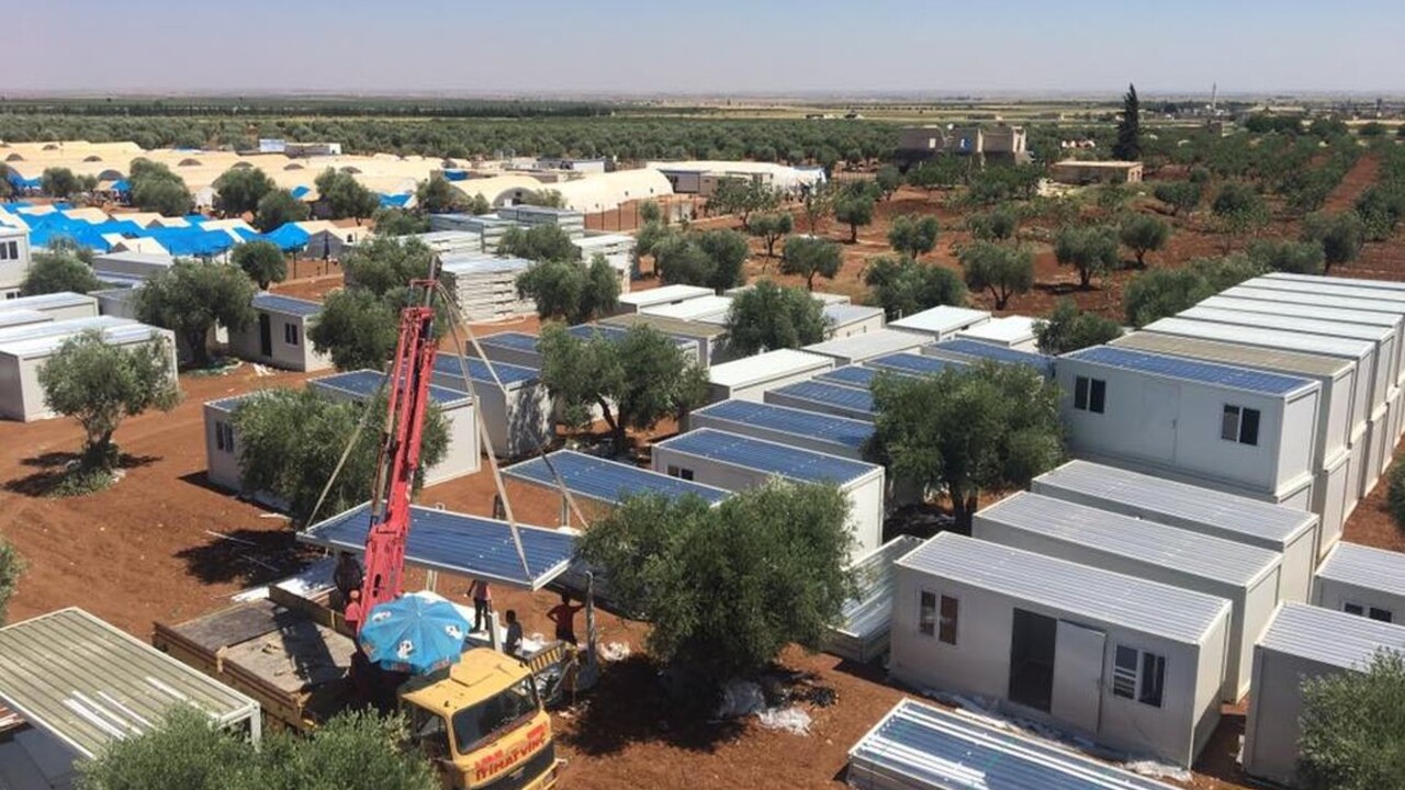 V Turecku vznikajú desiatky kontajnerových mestečiek, jedno aj vďaka MS vo futbale