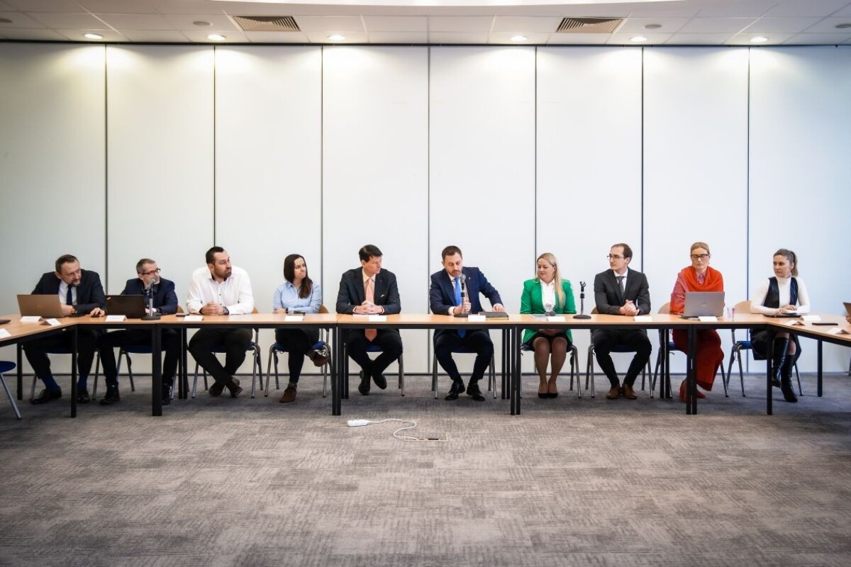 Heger uviedol Palkoviča na ministerstvo zdravotníctva.