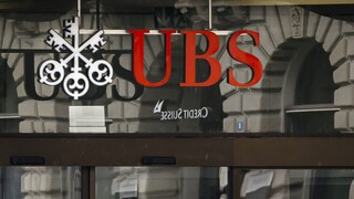 Dohodli sa. Najväčšia švajčiarska banka UBS prevezme svojho rivala Credit Suisse