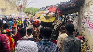 Nehoda autobusu v Bangladéši si vyžiadala takmer 20 životov a desiatky zranených
