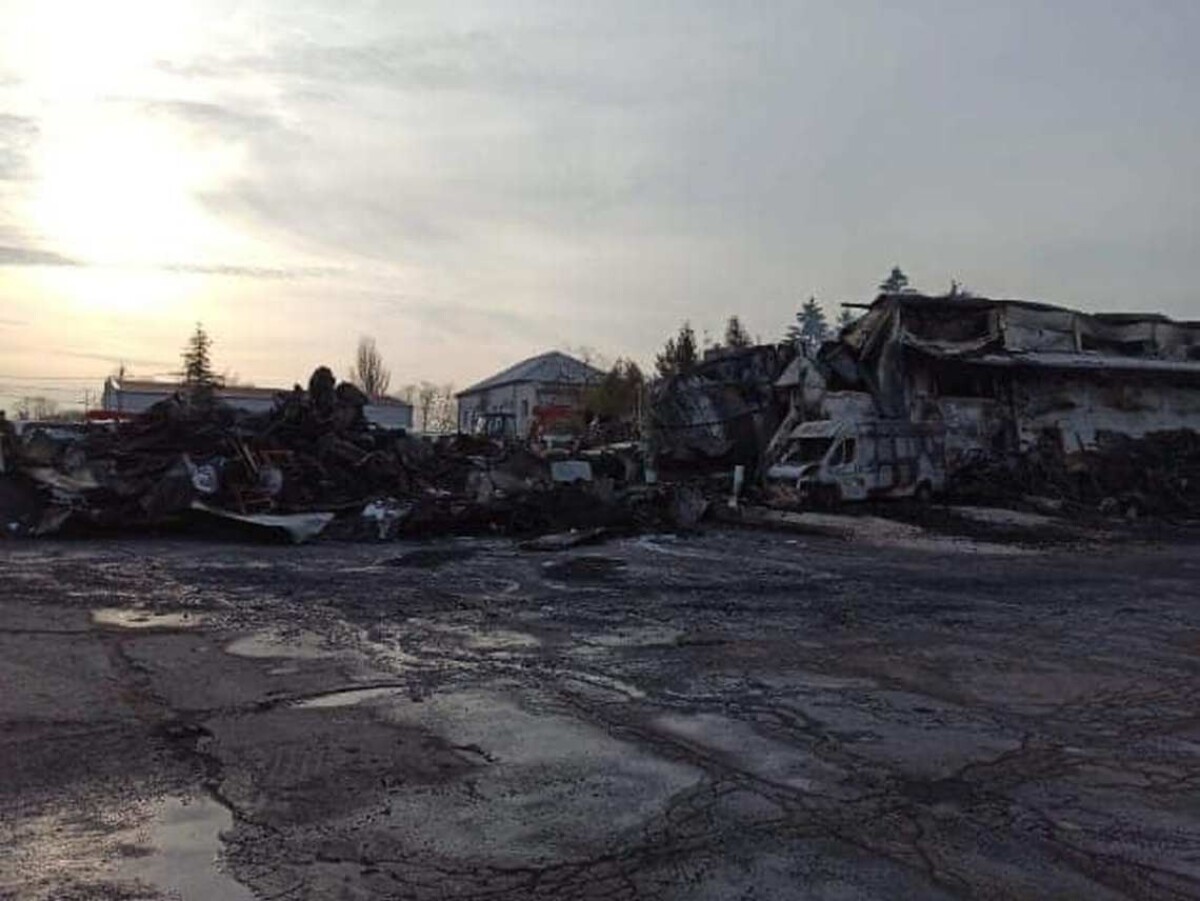 Požiar skladu v Nových Zámkoch