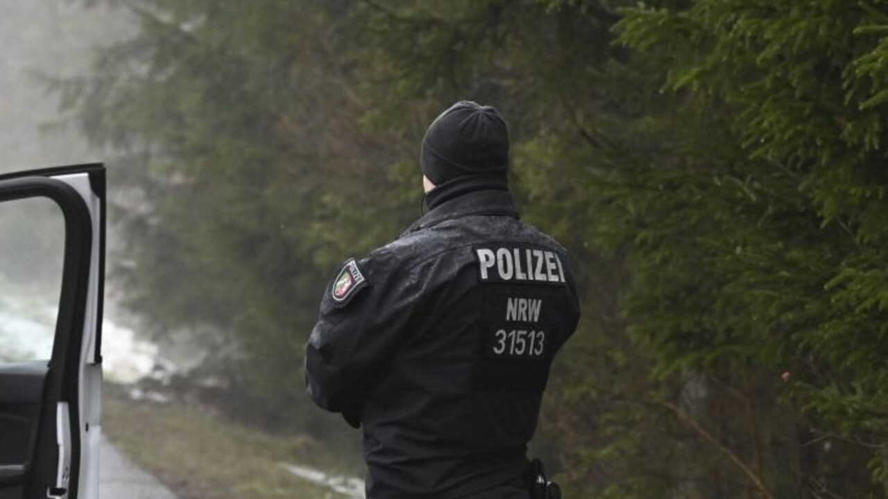 Lokálneho nemeckého politika postrelili v jeho byte, utrpel vážne zranenia