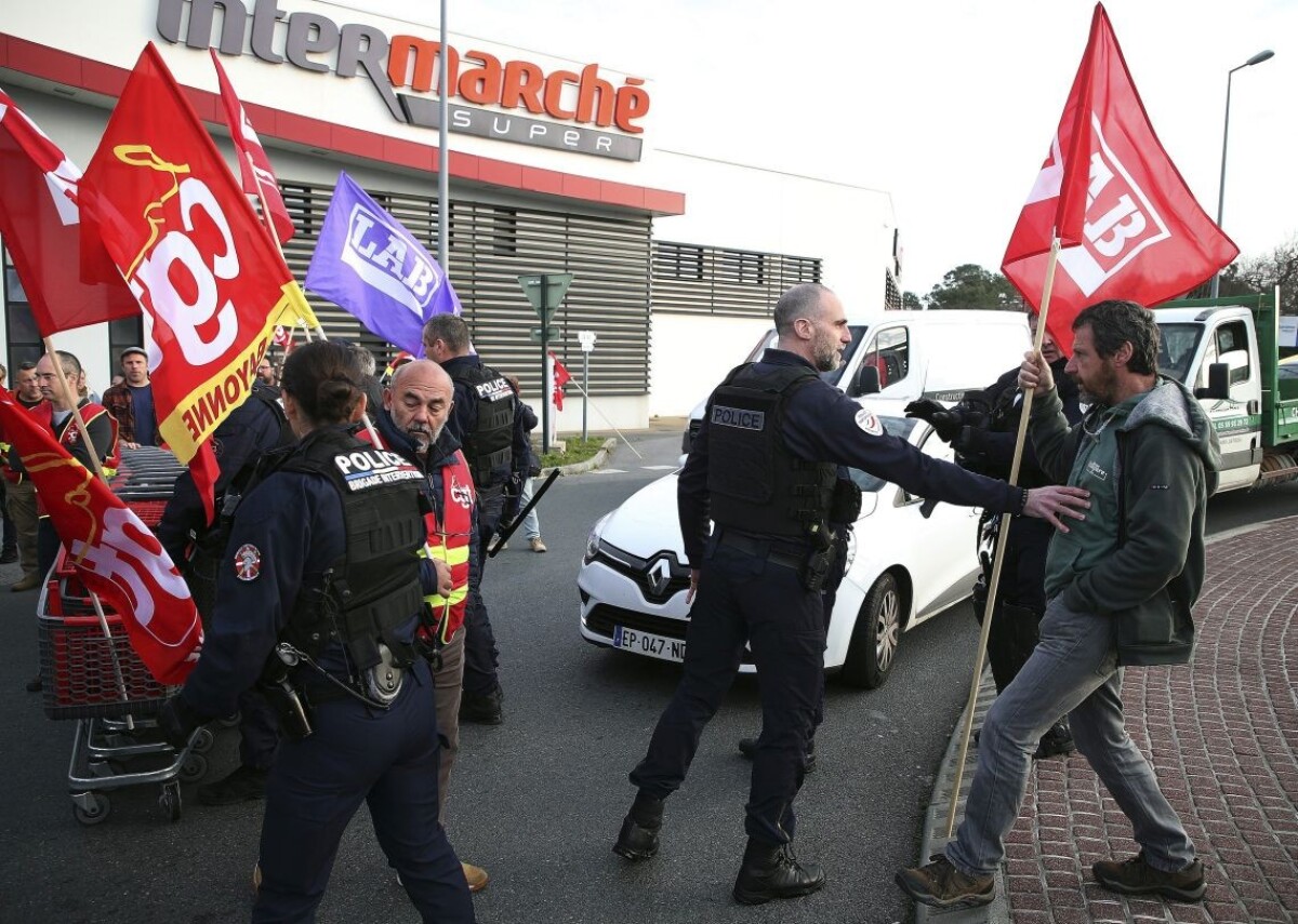 Protesty proti dôchodkovej reforme vo Francúzsku