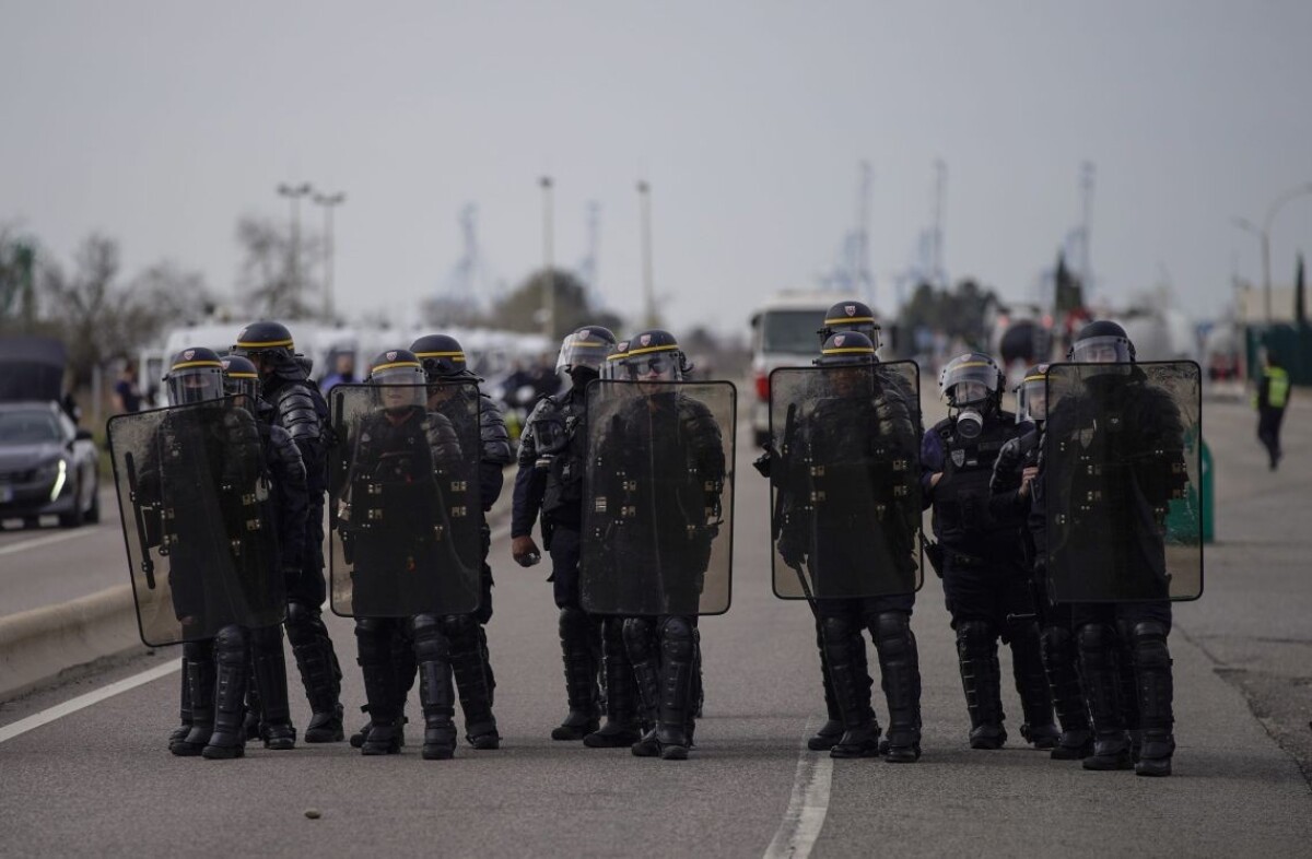 Protesty proti dôchodkovej reforme vo Francúzsku