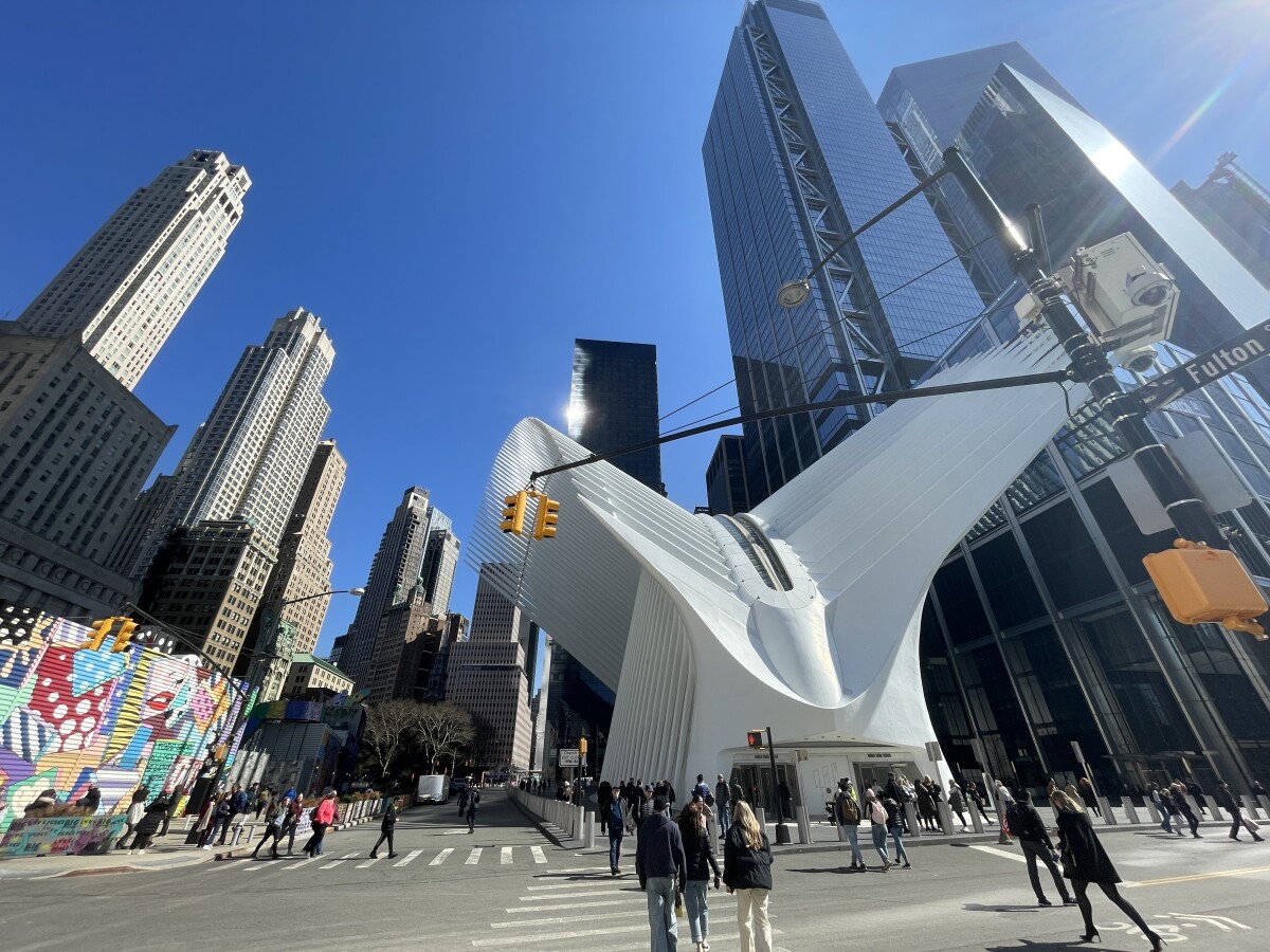 WTC Path stanica zvonku