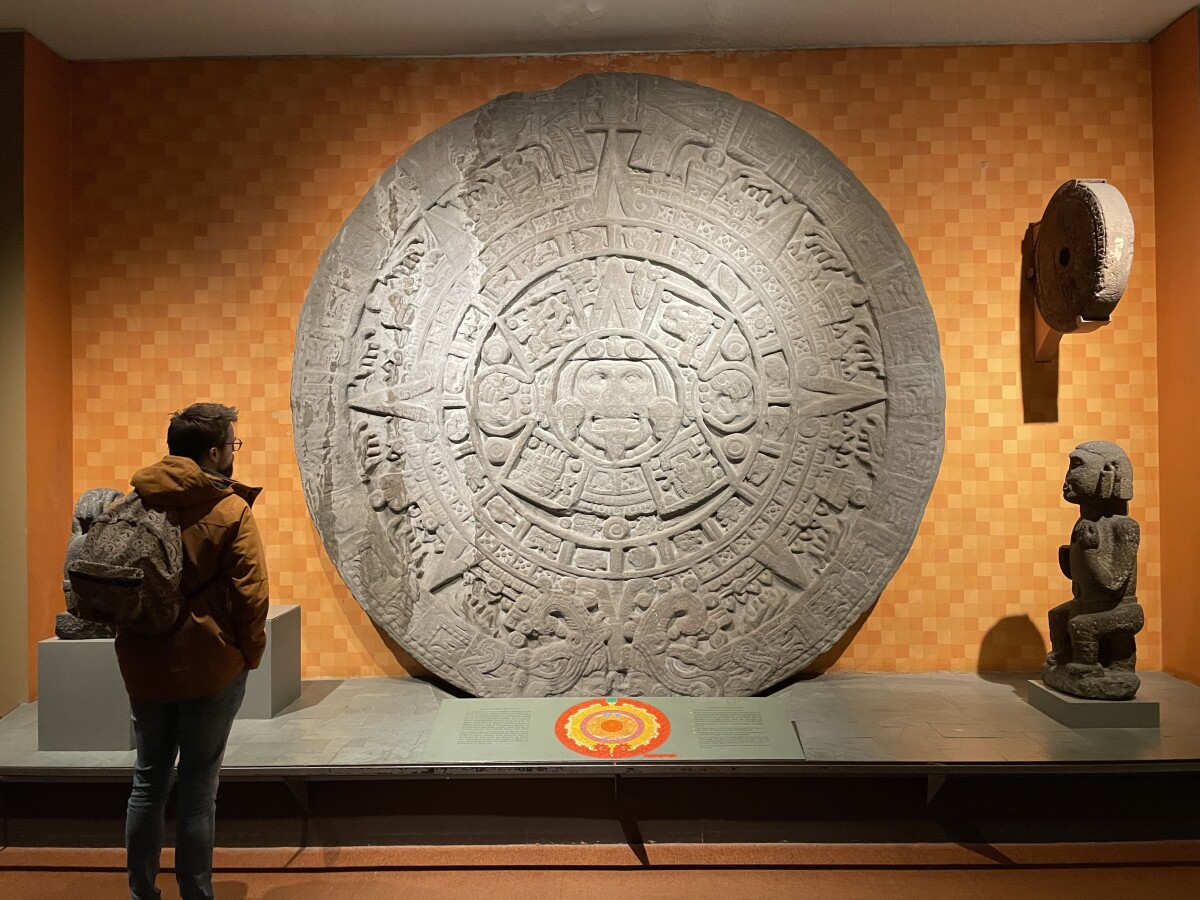 Aztécky slnečný kameň v múzeu