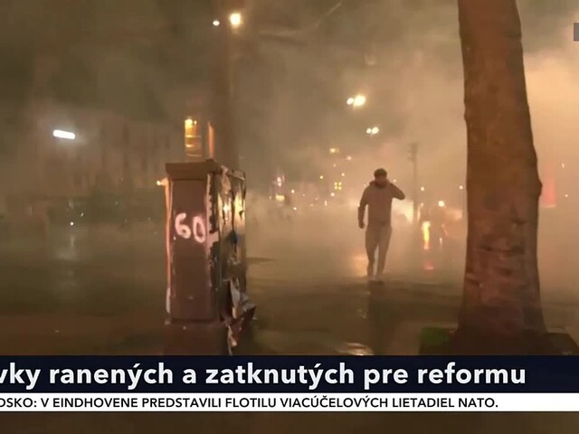 Stovky zranených a zatknutých pre reformu vo Francúzsku. Situácia sa vymkla spod kontroly