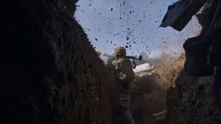 Ukrajina bola nútená financovať vojnu tlačením peňazí, tomu je však koniec