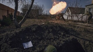 Ostreľovanie Donecka si vyžiadalo viacero obetí a zranených. Rusi sa snažia ovládnuť Bachmut
