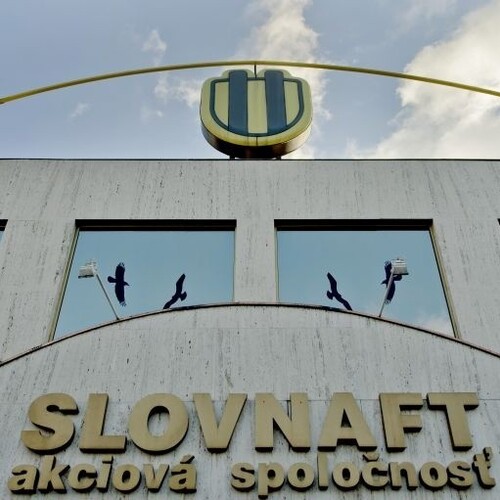 Slovnaft zažíva ťažké časy, po zvýšenej dani prišiel štrajk odborárov
