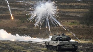 Na Ukrajinu dorazilo 18 tankov Leopard z Nemecka a tanky Challenger z Británie