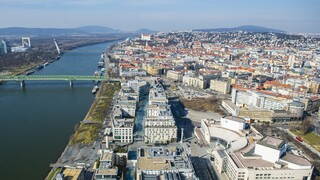 Bratislava ukončí takmer 20-ročný súdny spor. Spoločnosti Equis Invest zaplatí milióny eur