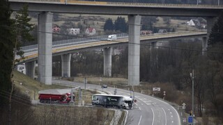 Diaľnice by sme mali stavať rýchlejšie. Poslanci rozhodli o zmenách, ktoré to umožnia