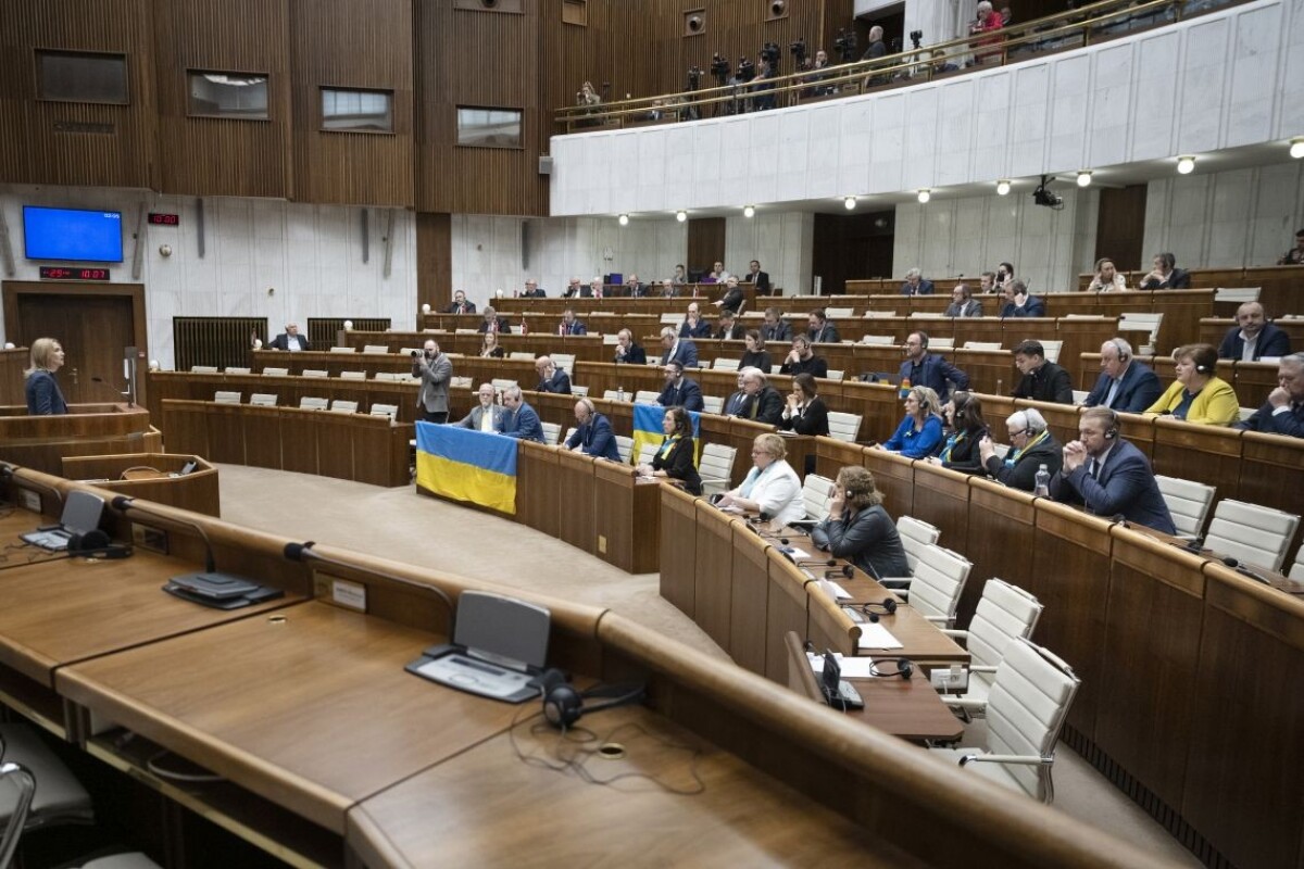 Podpredsedníčka Najvyššej rady Ukrajiny Olena Kondratiuková vystúpila s prejavom v pléne Národnej rady SR.
