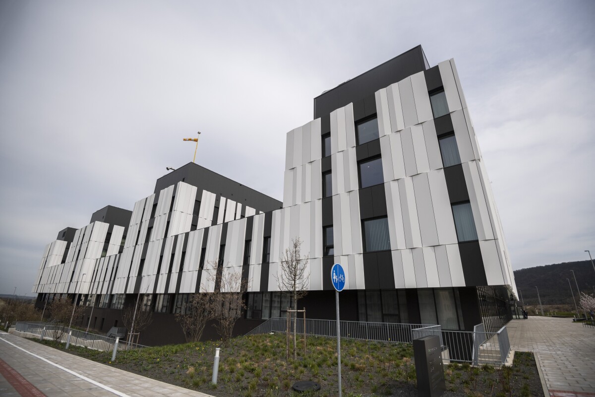 Na snímke nová Nemocnica Bory.