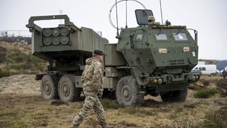 Húfnice bez GPS, HIMARS s obmedzeným dostrelom. Prečo USA posielajú Ukrajine modifikované zbrane?