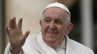 Pápeža Františka prepustia z nemocnice. Veľkonočné omše však budú celebrovať kardináli
