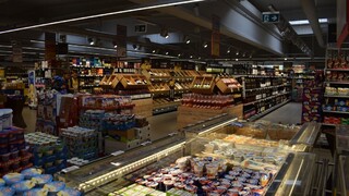 Potraviny v júli zlacneli, inflácia klesla na najnižšiu úroveň za 19 mesiacov. Najviac rástli ceny bývania a energie