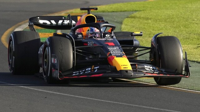 F1: Verstappen vyhral v Austrálii, preteky poznačil chaos v závere