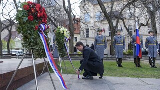 Uplynulo 78 rokov od oslobodenia Bratislavy. Heger na počesť výročia položil v centre mesta vence