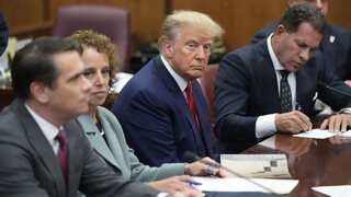 Prokuratúra viní exprezidenta Trumpa zo snahy kúpiť si mlčanie troch osôb