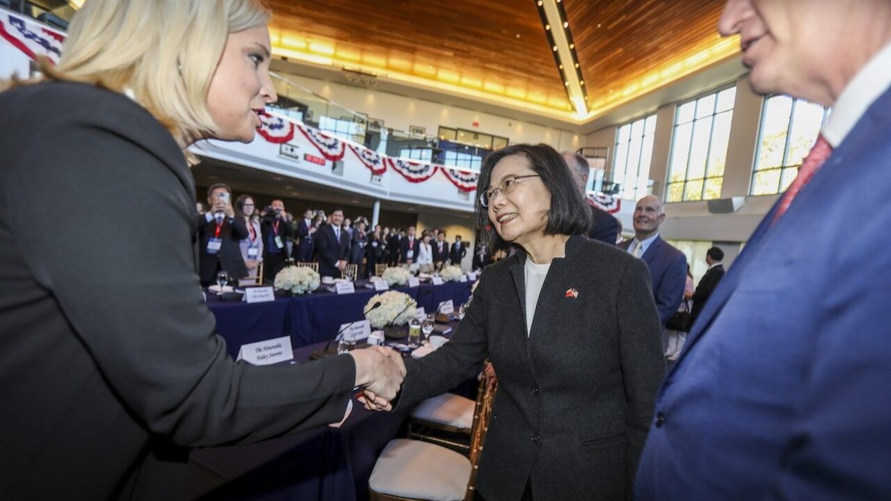 Čína reagovala na návštevu taiwanskej prezidentky v USA. Sankcionovala Reaganovu knižnicu