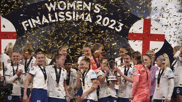 Premiérovú ženskú Finalissimu vyhrali Angličanky, rozhodli až penalty