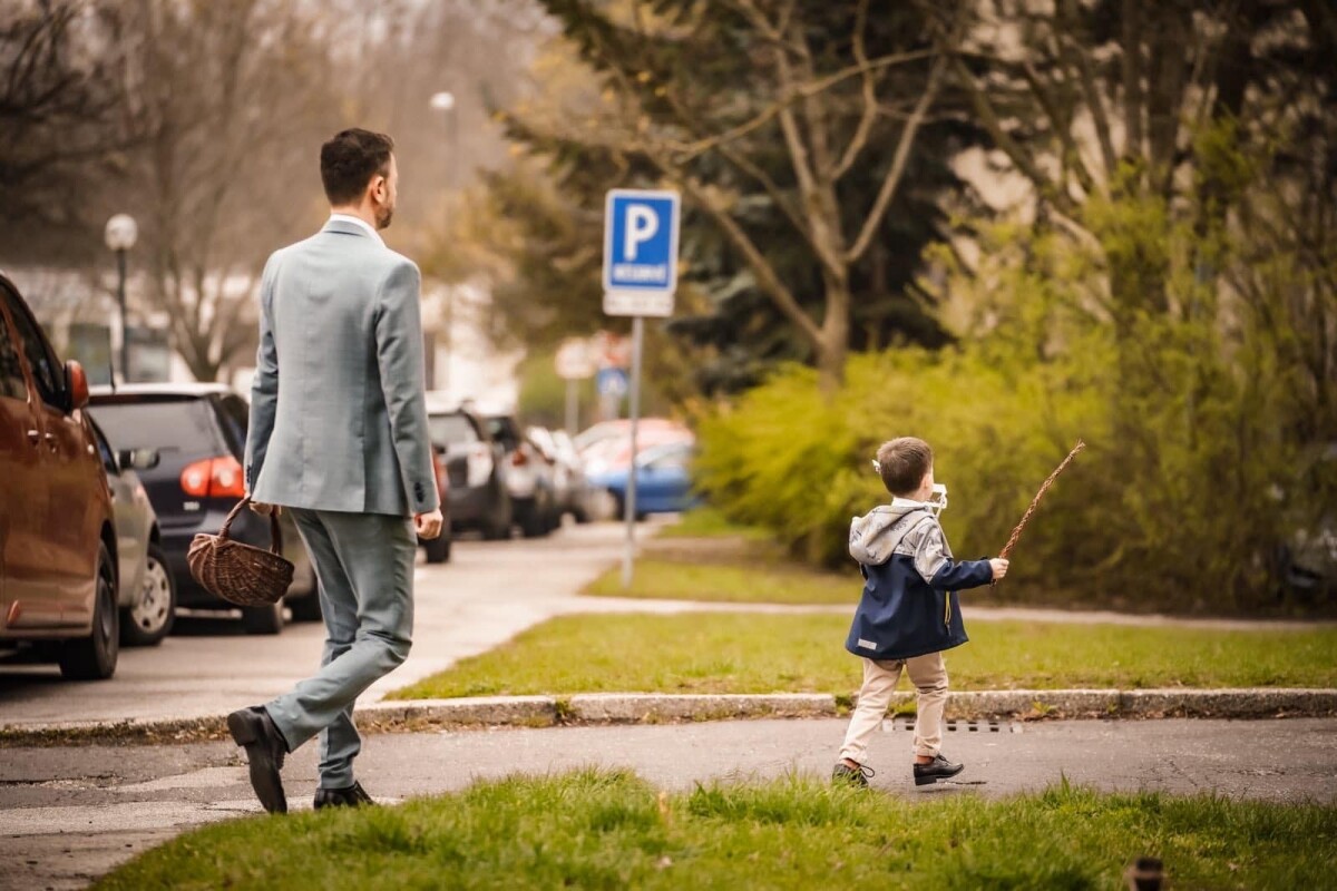 Heger so synmi na šibačke