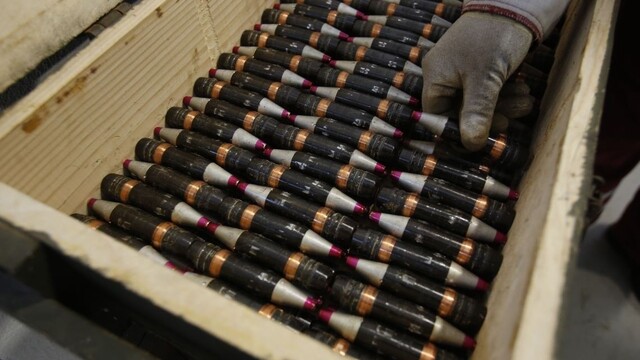 Južná Kórea má údajne zapožičať Spojeným štátom 500-tisíc kusov delostreleckej munície