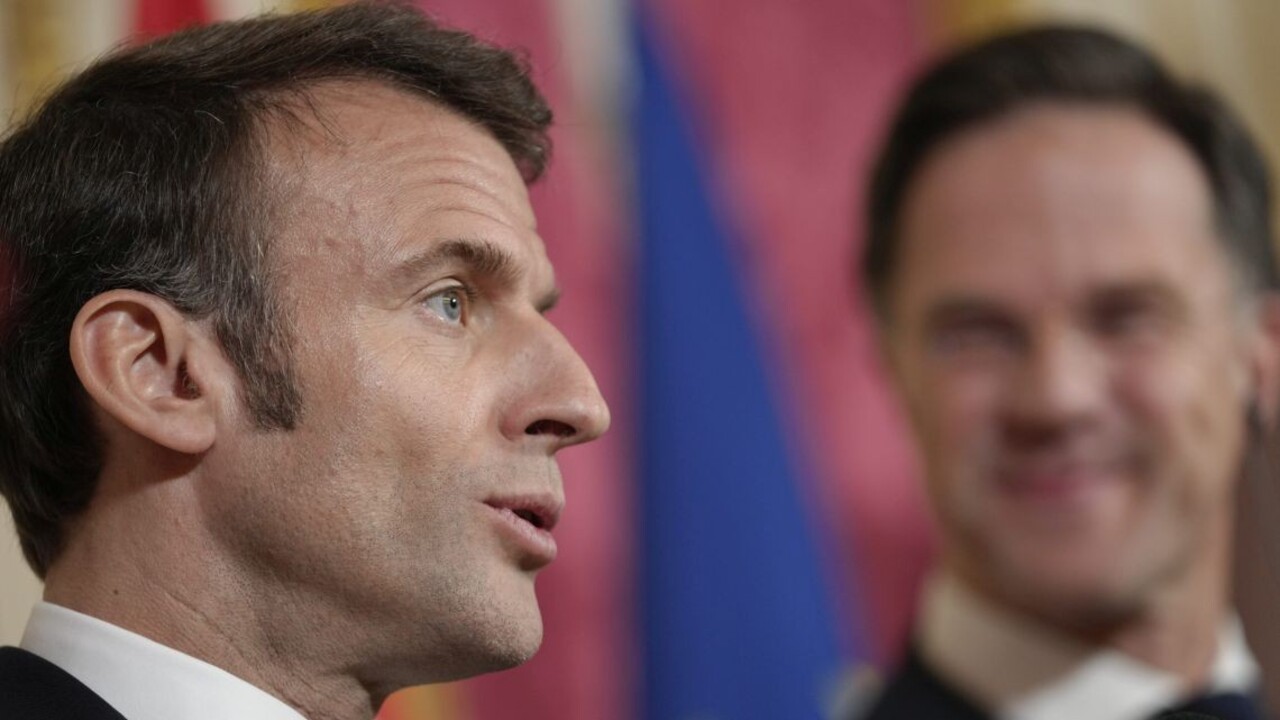 Byť spojencom USA neznamená byť vazalom, vyhlásil Macron. Z Európy chce vytvoriť tretiu superveľmoc