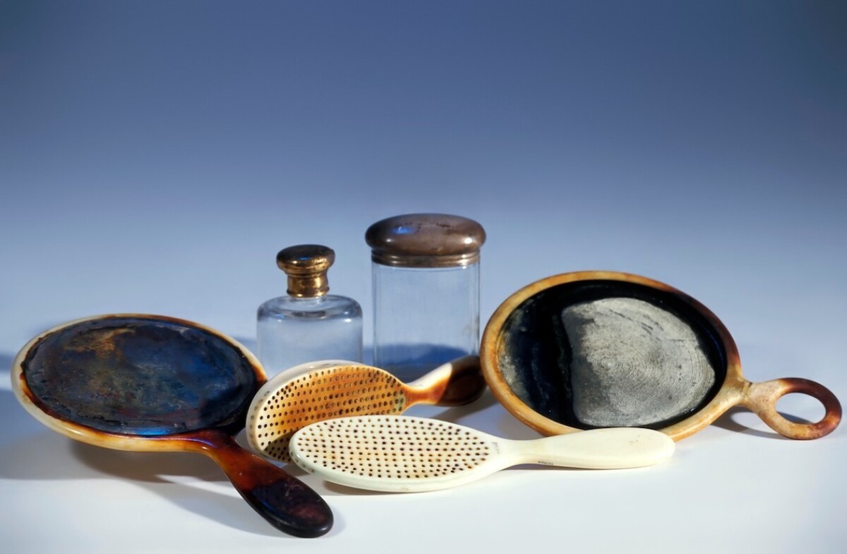 Kefy na vlasy a zrkadlá z Titanicu