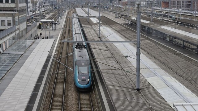 V Rakúsku došlo na Deň dochvíľnosti k výpadku železničnej dopravy. Odriekli aj spoj do Bratislavy